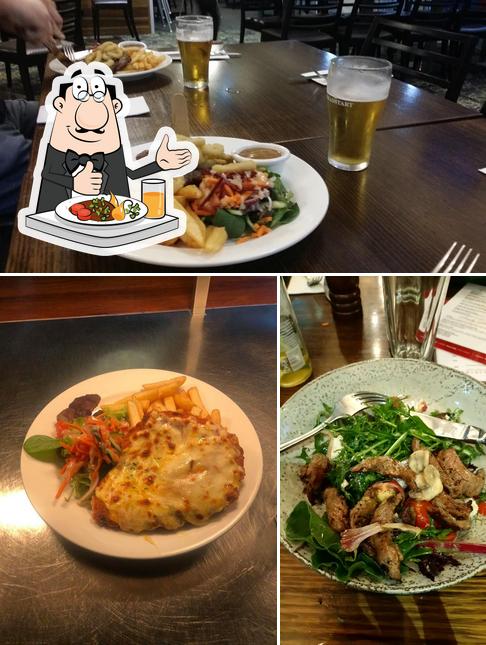 Food at Coomera Tavern