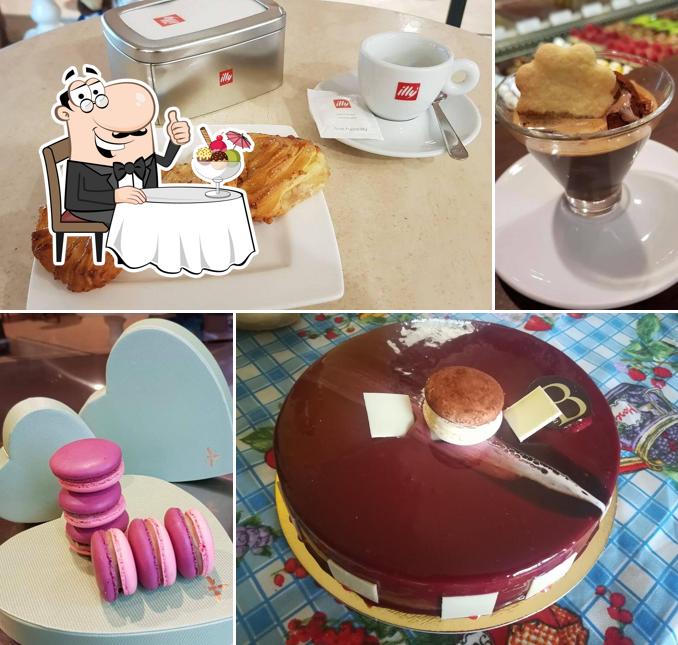 Pasticceria Soave propone un'ampia varietà di dolci