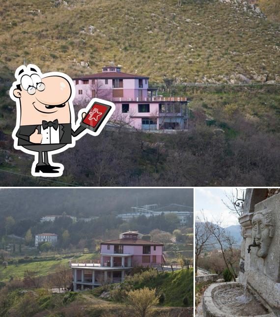 Guarda la foto che raffigura la esterno e cibo di Ristorante Il Terrazzo delle Janare Guardia Sanframondi