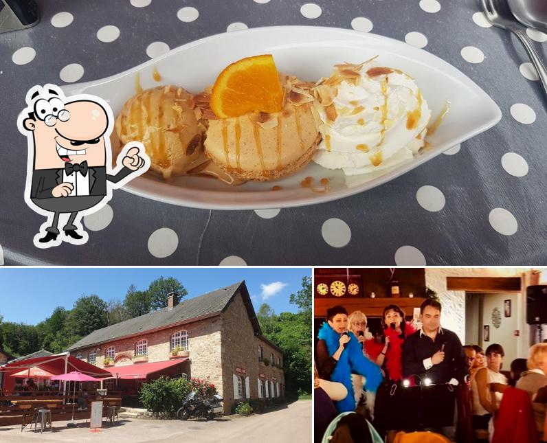 Among different things one can find interior and food at La Vieille Auberge Du Lac