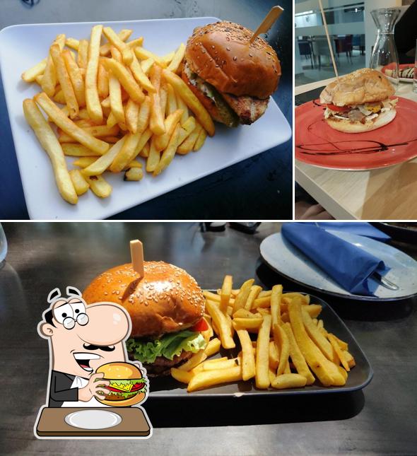 Prova un hamburger a Dribbling Food & Caffe