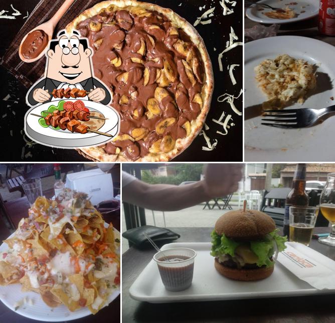 Food at Torre Di Pizza - Camboinhas