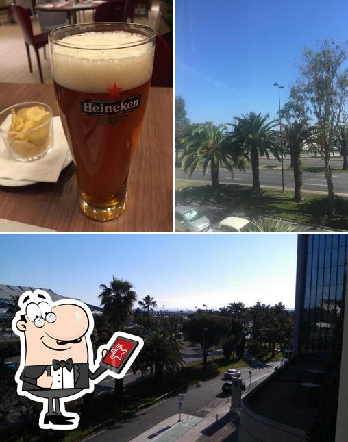 La photo de la extérieur et bière de Restaurant Campanile Nice Aéroport’s