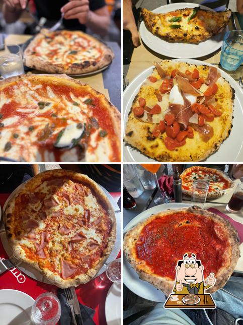 A Napul'é Pizzeria Napoletana, puoi provare una bella pizza