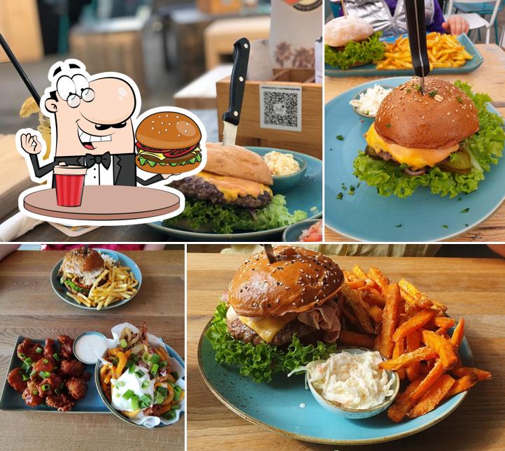 Prenez un hamburger à CHILLERS - Beach Bar - Burger, Cocktails & Wings
