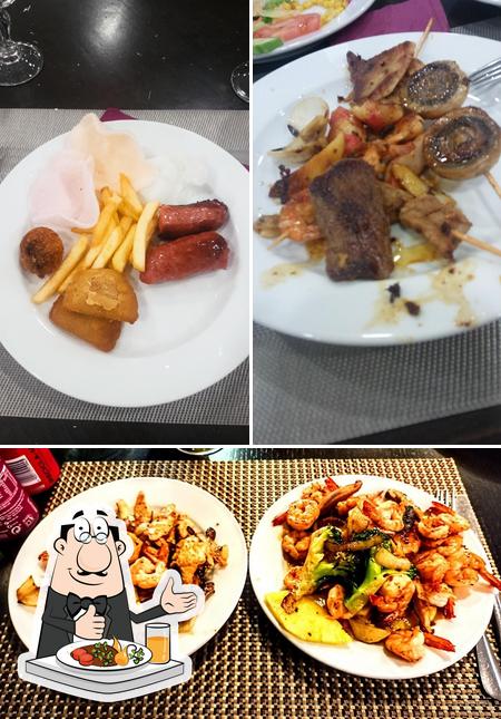 Platos en Asia Wok - Restaurante Buffet