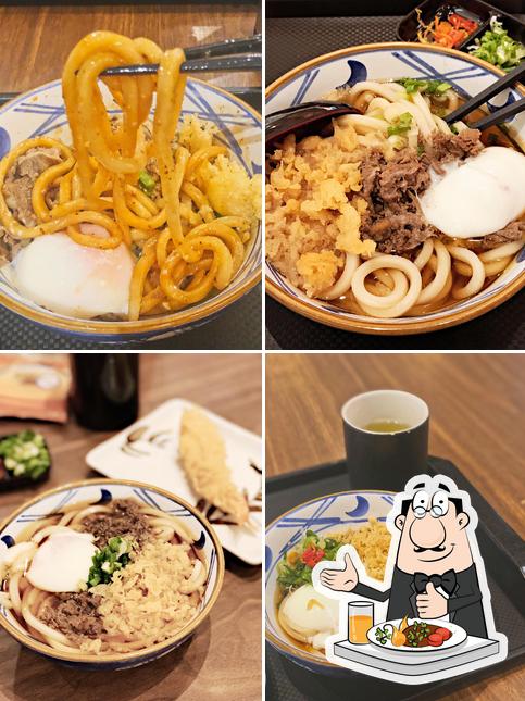 Platos en Marugame Udon