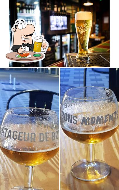 Vous pouvez prendre un verre de bière blonde ou brune