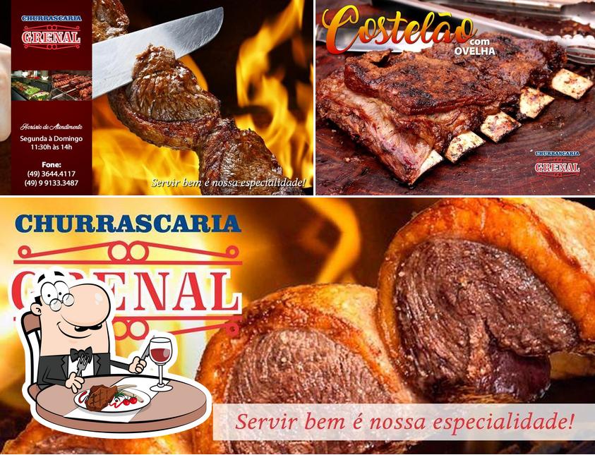 Escolha pratos de carne no Churrascaria Grenal