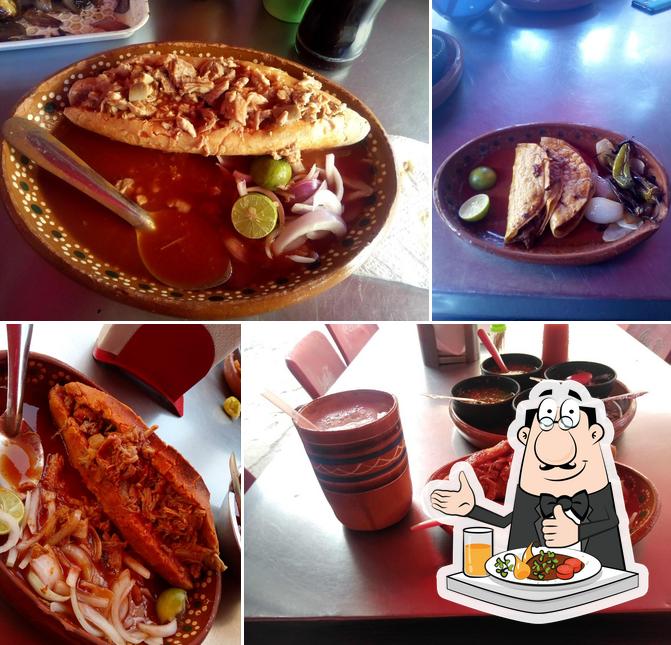 Еда в "Tacos de barbacoa "los compitas""