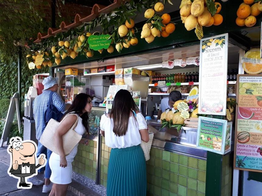 Guarda la immagine di Tizzano's kiosk (lemon ice cream)