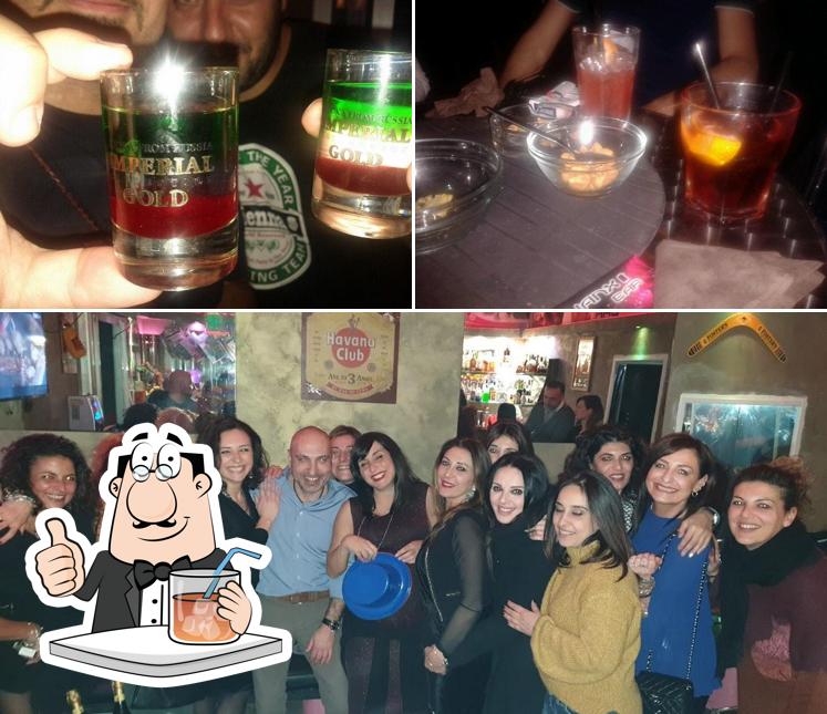 Dai un’occhiata alla foto che raffigura la bevanda e nozze di GUANXI BAR Pozzuoli