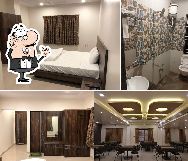 Check out how HOTEL SARGAM (Best Restaurant In Bhandara) looks inside