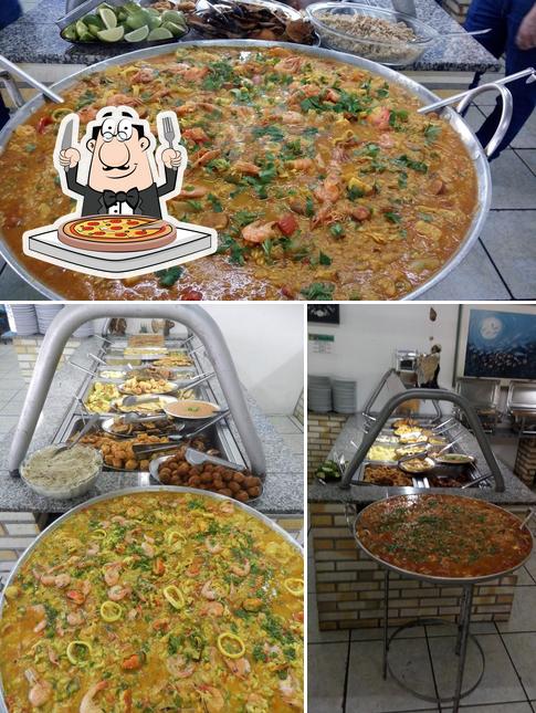 Escolha pizza no Restaurante Enseada Campo Bom