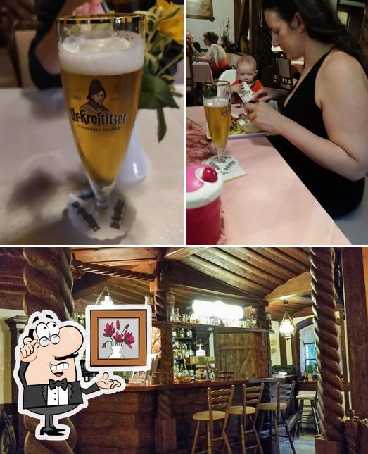 Помимо прочего, в Gaststätte Zum alten Ponyhof есть внутреннее оформление и пиво