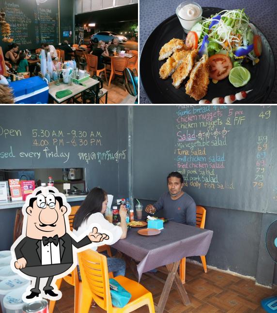Entre la variedad de cosas que hay en JeePhueng Phochana and steak House Rawai también tienes interior y comida