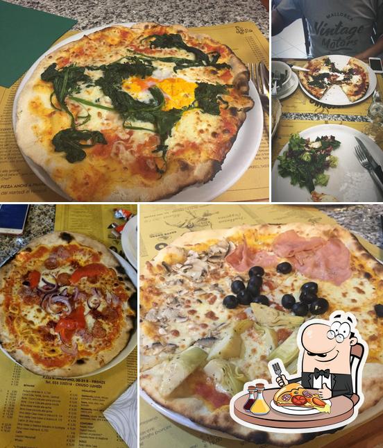 Scegli una pizza a San Jacopino Trattoria Pizzeria