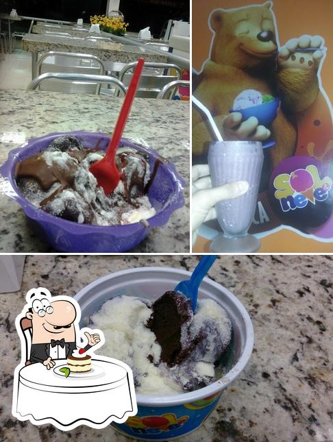 Sorveteria Sol e Neve provê uma escolha de pratos doces