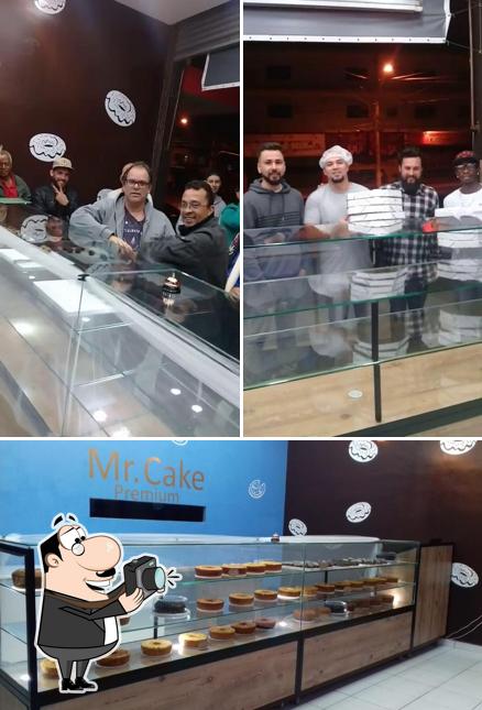 Look at this picture of Mister cake , bolos, pizzas, lanches e porções