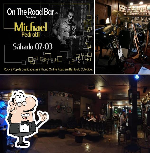 O interior do On The Road Bar