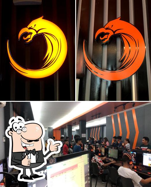 Взгляните на фото кафе "TNC DIGOS Cyber Cafe"