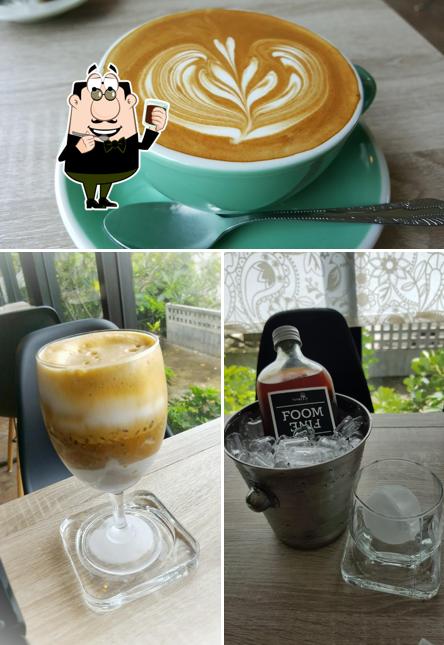 Disfrutra de una bebida en Foresto Cafe'
