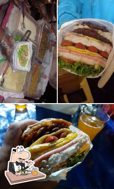 Comida em Blue Lanches