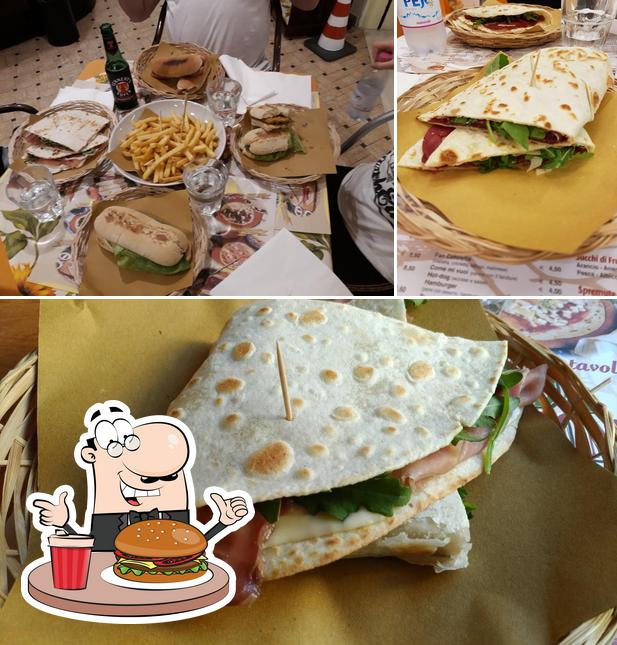 Prova un hamburger a Piadinomania - L'angolo Della Piada