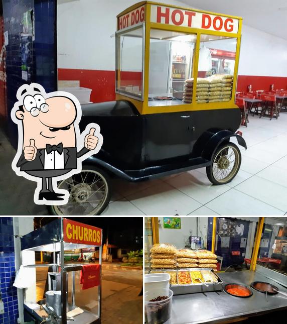 See the pic of Pit Dog Lanches