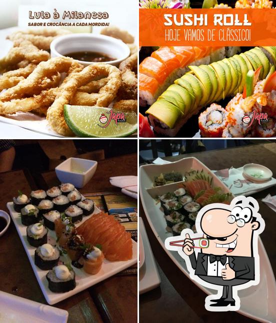 Rolos de sushi são disponibilizados no Restaurante Japa Tijuca