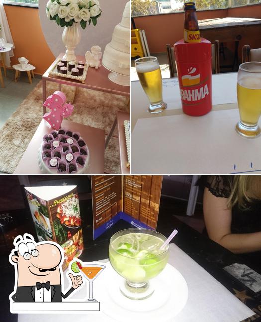 Напитки и свадьба - все это можно увидеть на этом снимке из Restaurante Sabor Caseiro Jd. do Paço