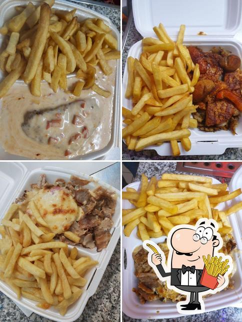 Dégustez des frites à Multigyros