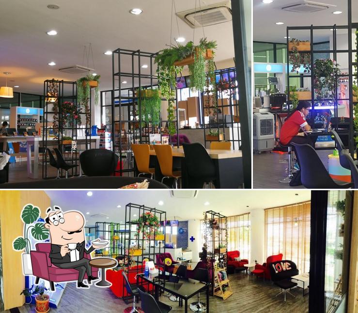 Check out how CHAICHAROEN IT Cafe looks inside