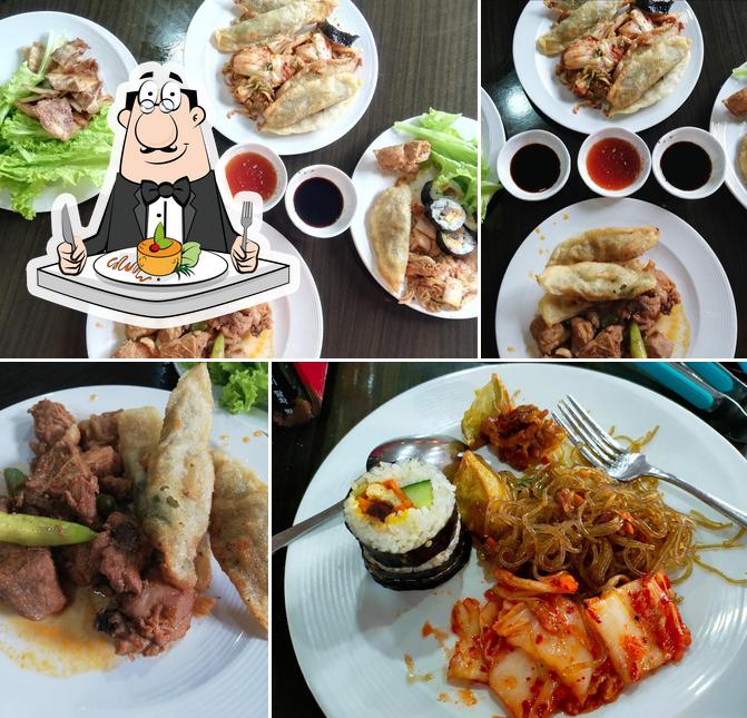 Еда в "Ebenezer Korean Buffet Restaurant"