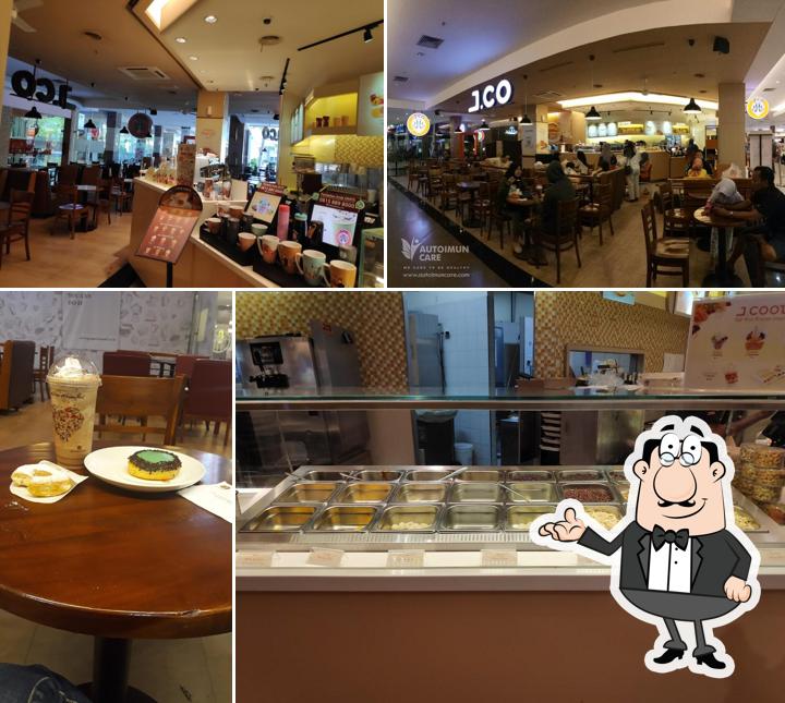 Интерьер "J.CO Donuts & Coffee Grage City Mall Cirebon"