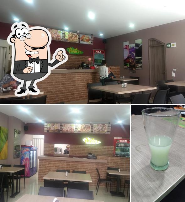 Observa las fotografías donde puedes ver interior y bebida en PATACOS SOPO