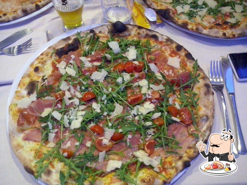 Prova una pizza a Pizzeria Prosciutteria Prima Classe