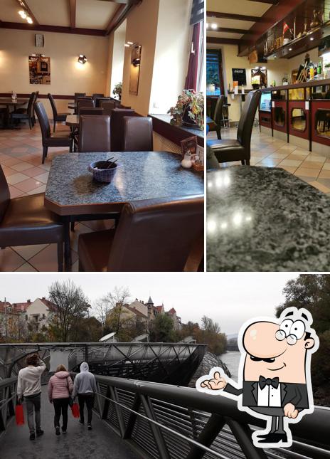 L’image de la intérieur et extérieur de Café Restaurant Demiri’s