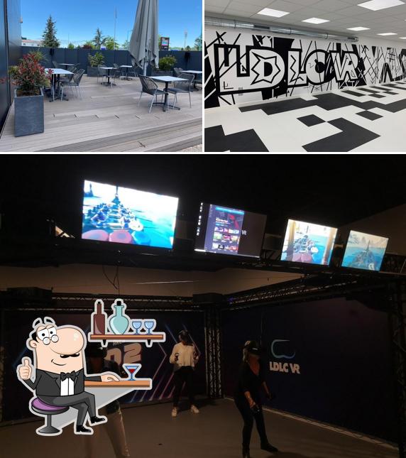 El interior de LDLC VR Experience, salle de jeux VR à Lyon