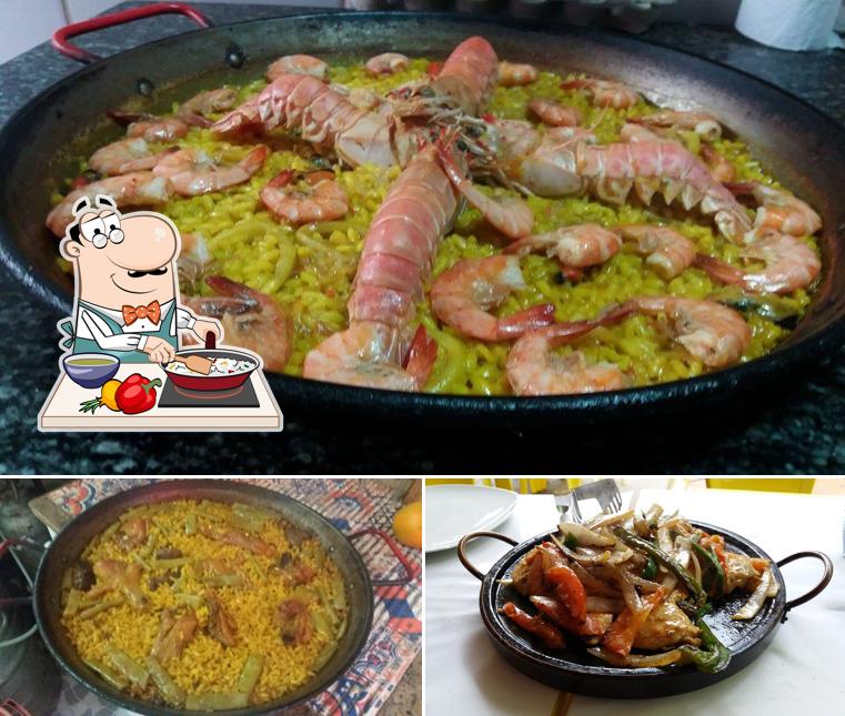 Paella em Restaurante Espetos y Tapas