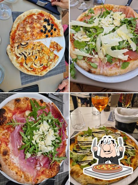 Prova una pizza a Ristorante Casa di Caccia