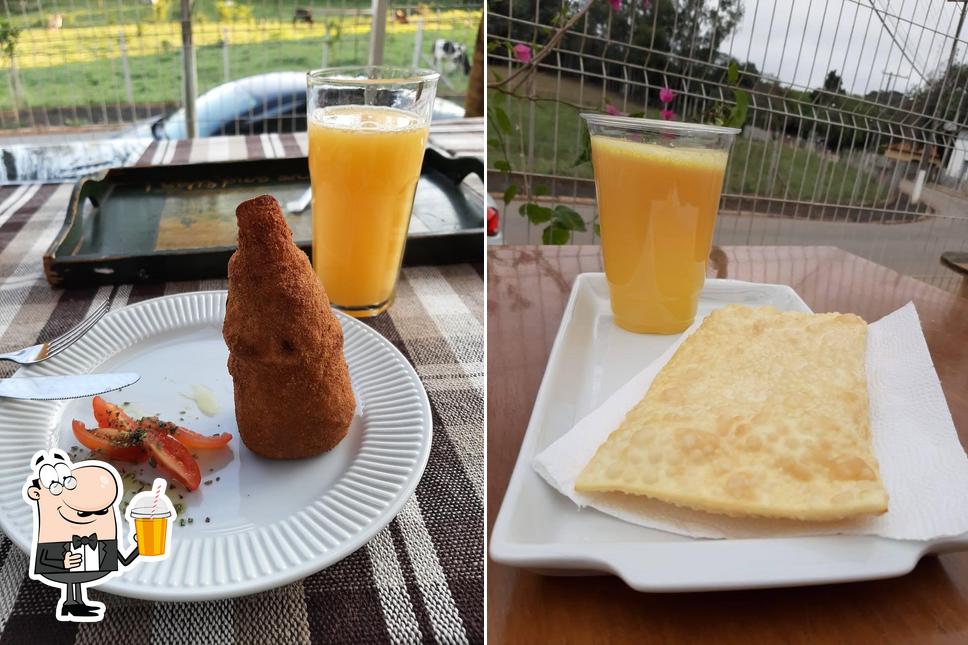 Desfrute de um drinque no Café com Prosa