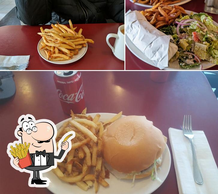 Prueba sus patatas a la francesa en Cindy's Burgers & Subs