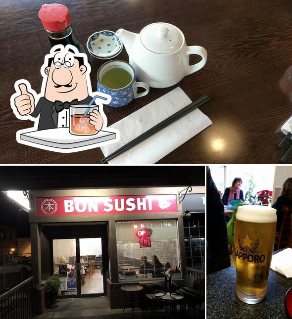 Voici la photo indiquant la boire et intérieur sur Oak Bay Bon Sushi