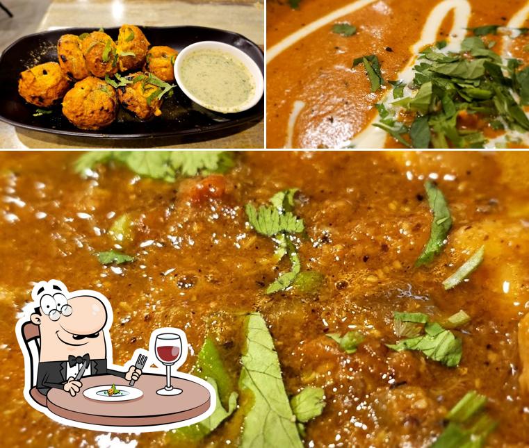 Food at SIZZLE 'N' SAMBAR Indian Restaurant by Gowri Narayanan