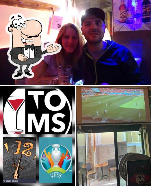 Voici une image de TOMS bar & lounge