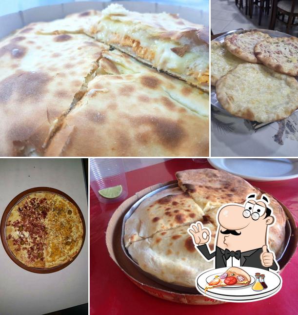 Get pizza at Nasser Esfihas Santana