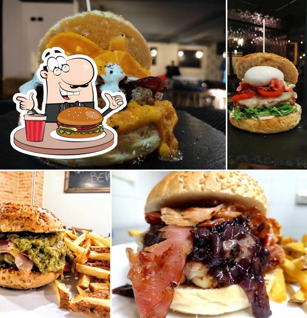 Prova un hamburger a DL food and drink