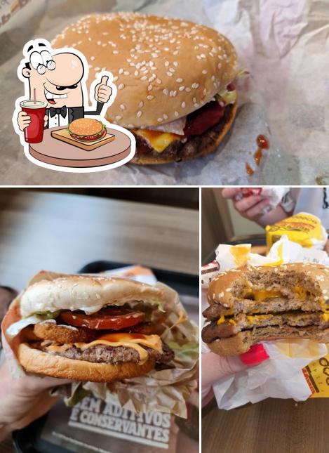 Peça um hambúrguer no Burger King Drive Thru