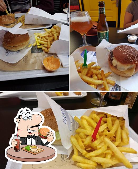 Prenez un hamburger à Friterie Franco Belge